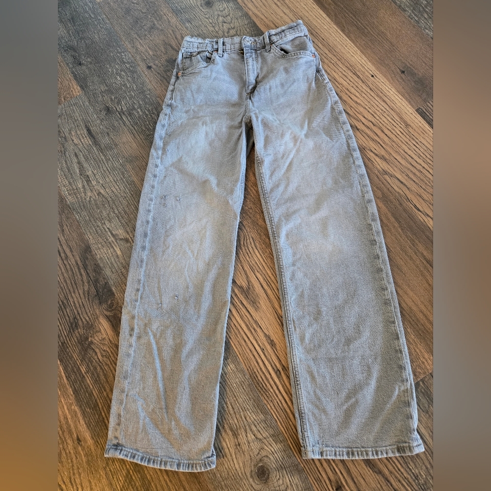 H&M Gray Straight-Leg Jeans Classic Style